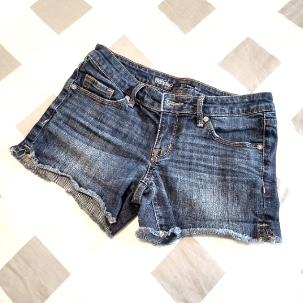 Women's mid-rise midi jean shorts